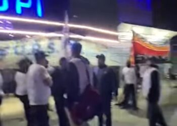 Trabajadores de seguridad marcharon frente a Tropitango por un reclamo salarial