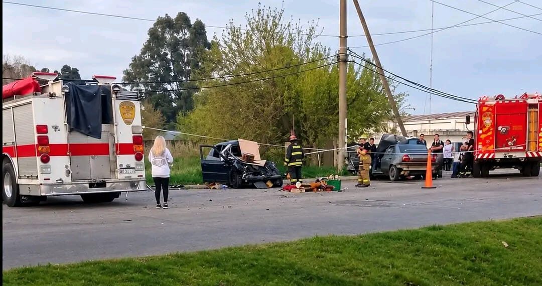 Murió una mujer de 44 años tras un choque entre dos autos en Merlo.