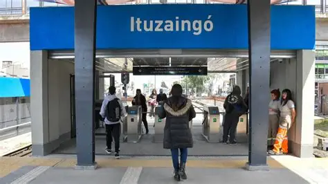 Rescataron a una adolescente de 17 años de las vías del Tren Sarmiento en Ituzaingó