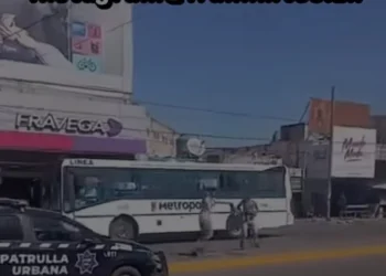 Dos hombres se enfrentaron a golpes en plena Ruta 197 frente a una patrulla Municipal de Jose c Paz