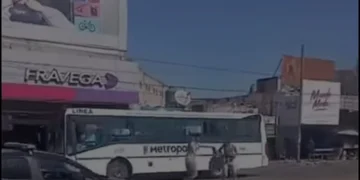 Dos hombres se enfrentaron a golpes en plena Ruta 197 frente a una patrulla Municipal de Jose c Paz