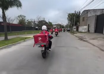 TIGRE: LE ROBARON LA MOTO A UN REPARTIDOR DE PEDIDOSYA Y SUS COMPAÑEROS SE ORGANIZARON PARA AYUDARLO
