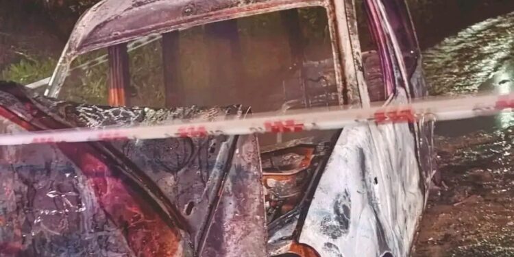Hallaron a un hombre muerto dentro de una camioneta incendiada