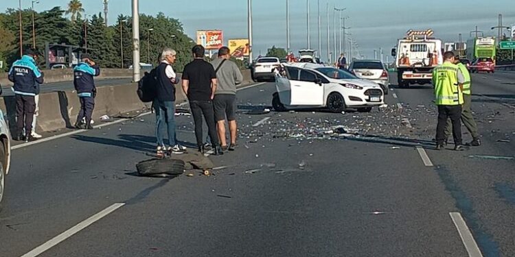 Persecución espectacular: huyó de un control en San Isidro, chocó en la Panamericana y fue capturado